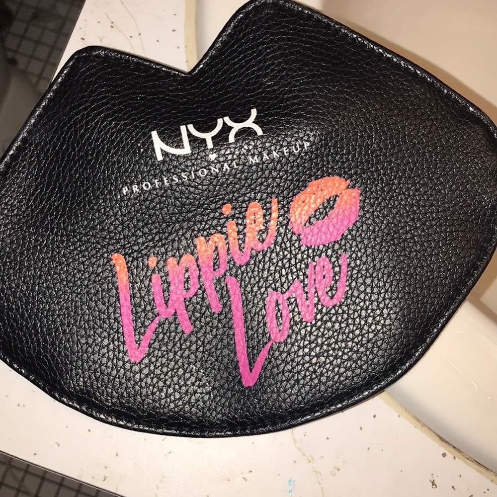 Makeup bag